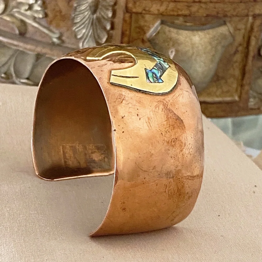 Vintage Copper & Brass Abalone Shell Inlay Native Bear Cuff Bracelet - Picture 6 of 13
